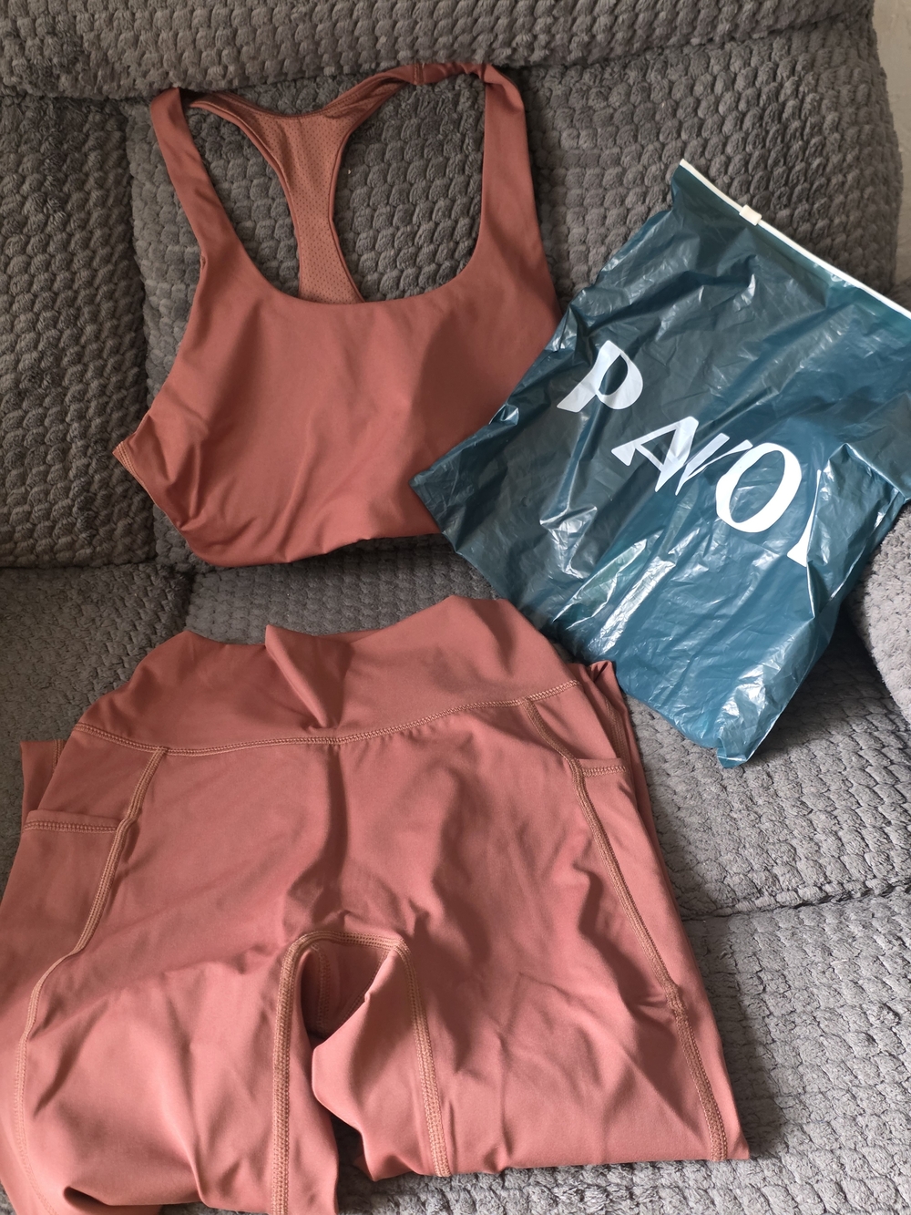 PAVO Women's Hight Waist Rust Sports Bra & Legging Set With Packet New